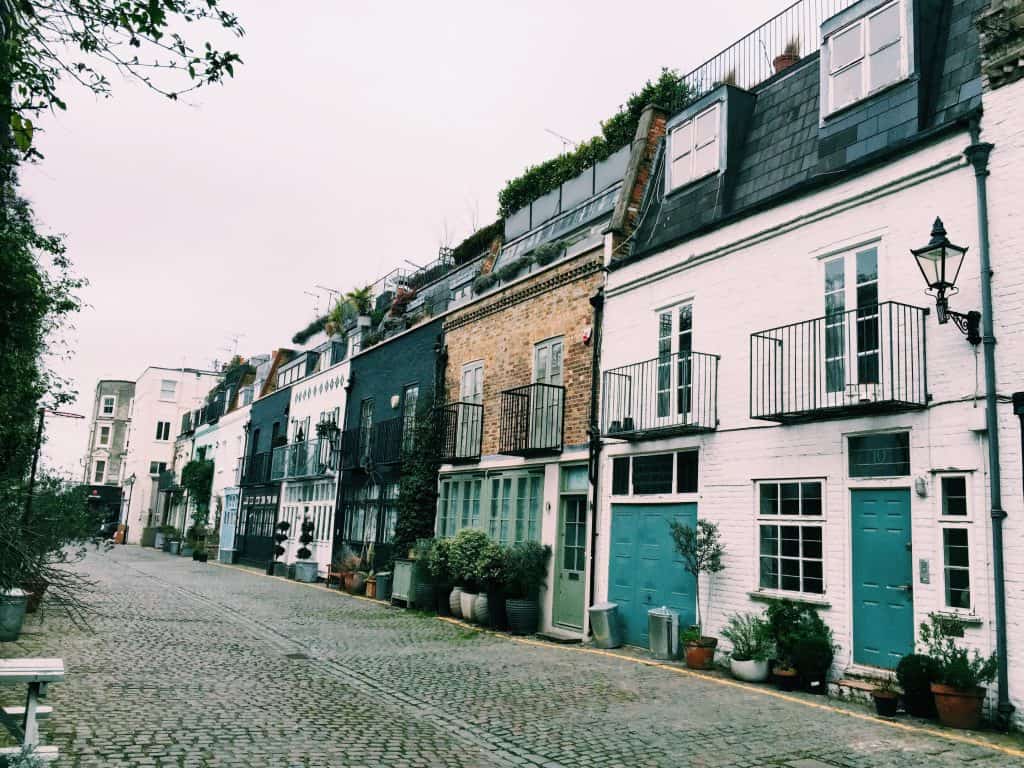 If you are looking for the quintessential Instagram photo of London you are looking for the mews of London. I'm so excited to share with you how to find the finest hidden gems ever - the secret mews of London! Including St Luke's Mews where Love Actually was filmed. #london #londontravel #travel #londonmews #londoninstagram