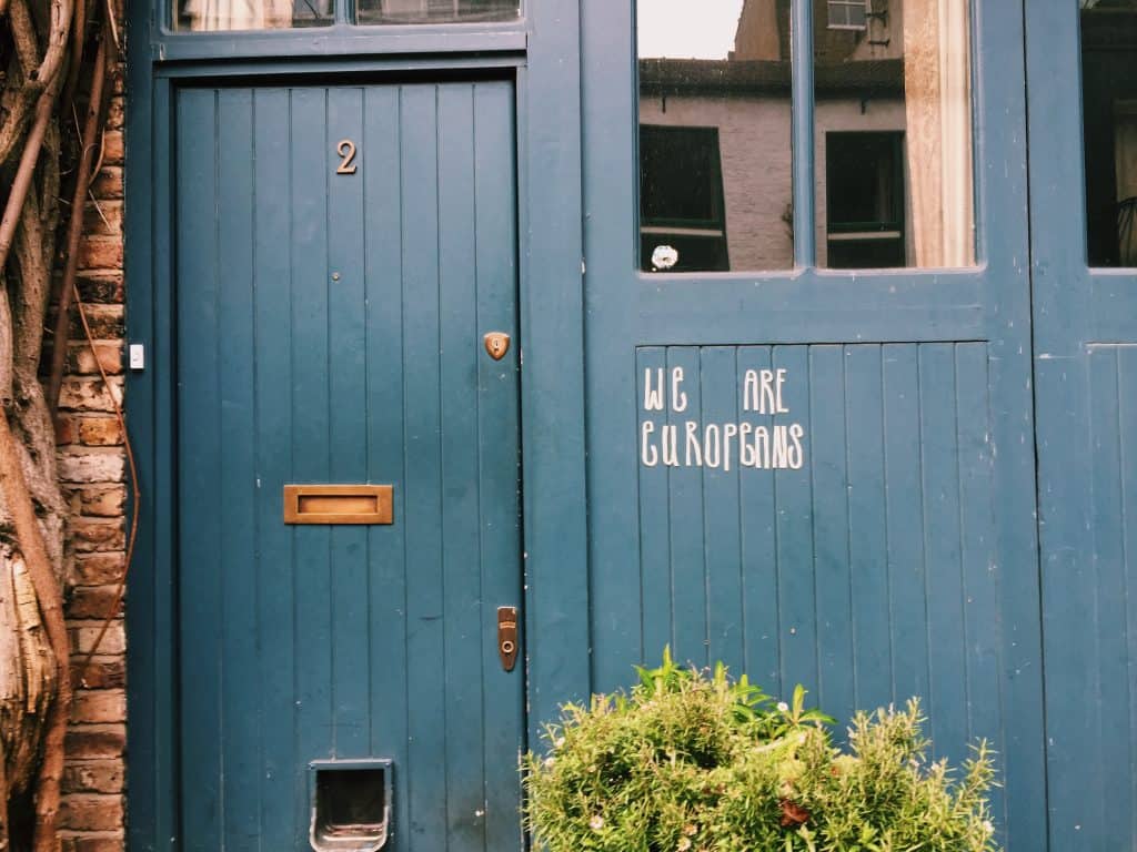 If you are looking for the quintessential Instagram photo of London you are looking for the mews of London. I'm so excited to share with you how to find the finest hidden gems ever - the secret mews of London! Including St Luke's Mews where Love Actually was filmed. #london #londontravel #travel #londonmews #londoninstagram