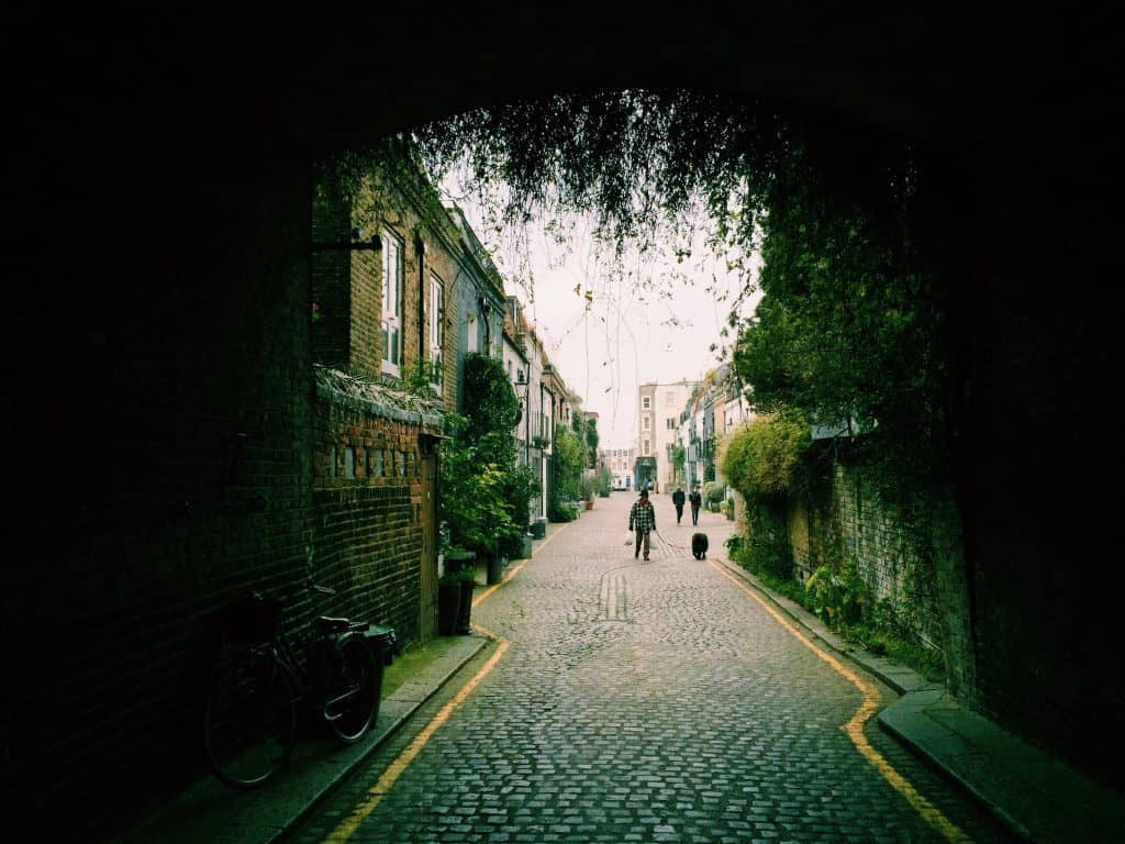 How to Find the Secret Mews of London for Your Perfect Instagram