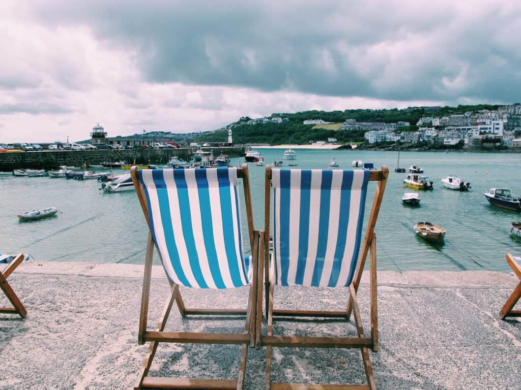 The best city in Cornwall for a day trip: you must take a St Ives day trip. Enjoy my photo journal, hotel, and food advice for the best St Ives day trip!