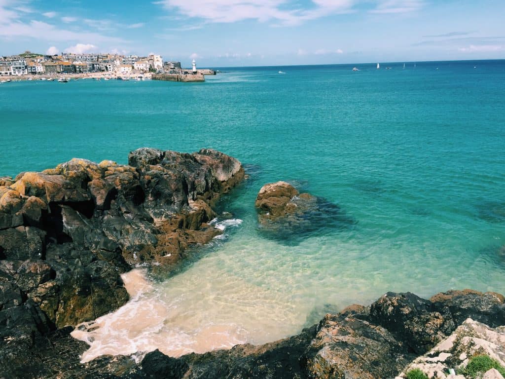 The best city in Cornwall for a day trip: you must take a St Ives day trip. Enjoy my photo journal, hotel, and food advice for the best St Ives day trip!