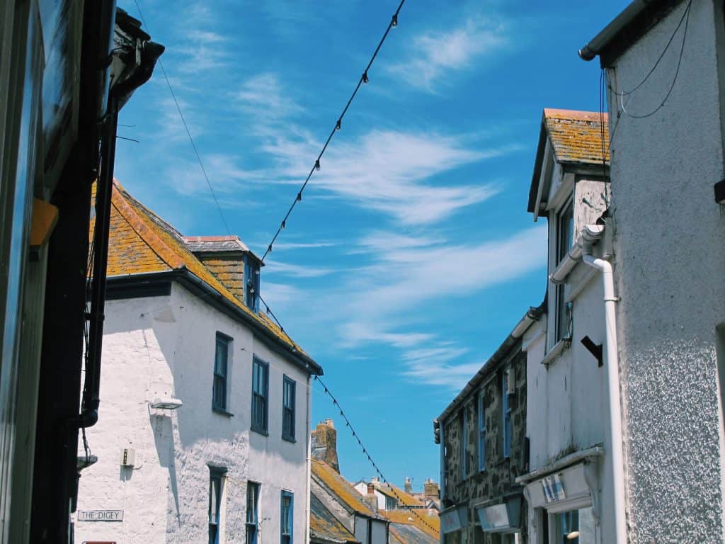 The best city in Cornwall for a day trip: you must take a St Ives day trip. Enjoy my photo journal, hotel, and food advice for the best St Ives day trip!