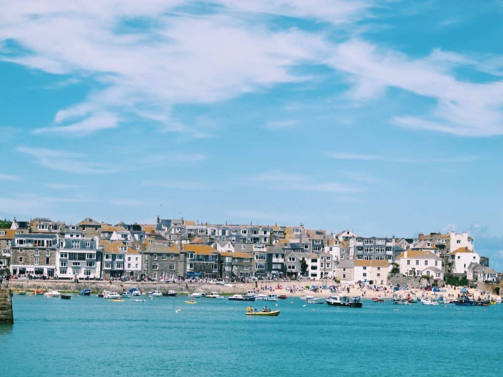 The best city in Cornwall for a day trip: you must take a St Ives day trip. Enjoy my photo journal, hotel, and food advice for the best St Ives day trip!