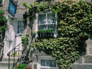 The best city in Cornwall for a day trip: you must take a St Ives day trip. Enjoy my photo journal, hotel, and food advice for the best St Ives day trip!