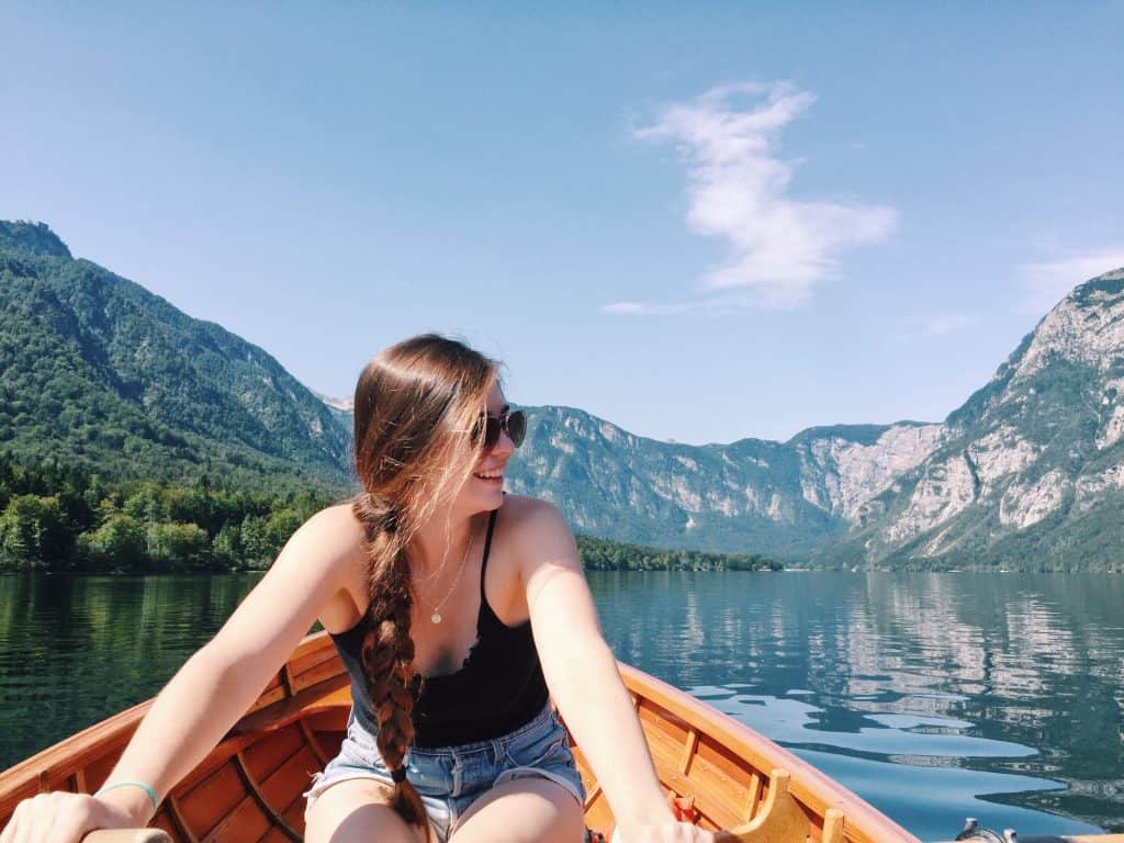 Traveling with Endometriosis can seem near impossible. Here, six endo warriors share their advice on traveling with endometriosis and how you can too! #endometriosis #travelingwithendometriosis #endowarriors #endometriosistravel #chronicillnesstravel