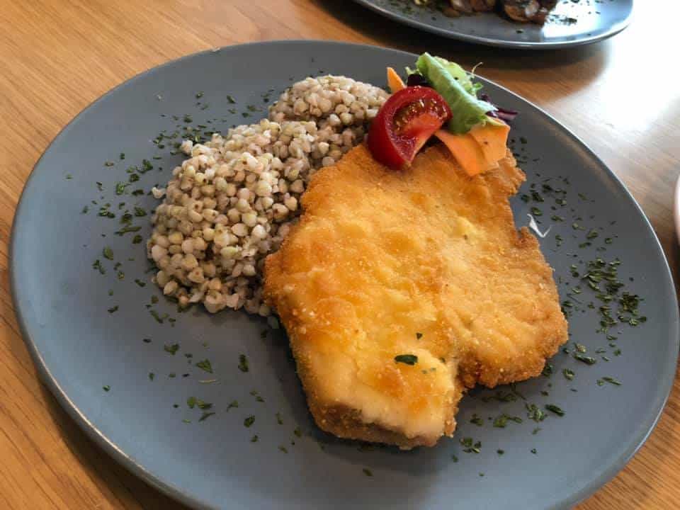 You won't go hungry in Hungary with this complete guide to gluten free Budapest. Includes five 100% gluten free restaurants, seven bakeries, and more! #glutenfreebudapest #budapestglutenfree #glutenfreetravel