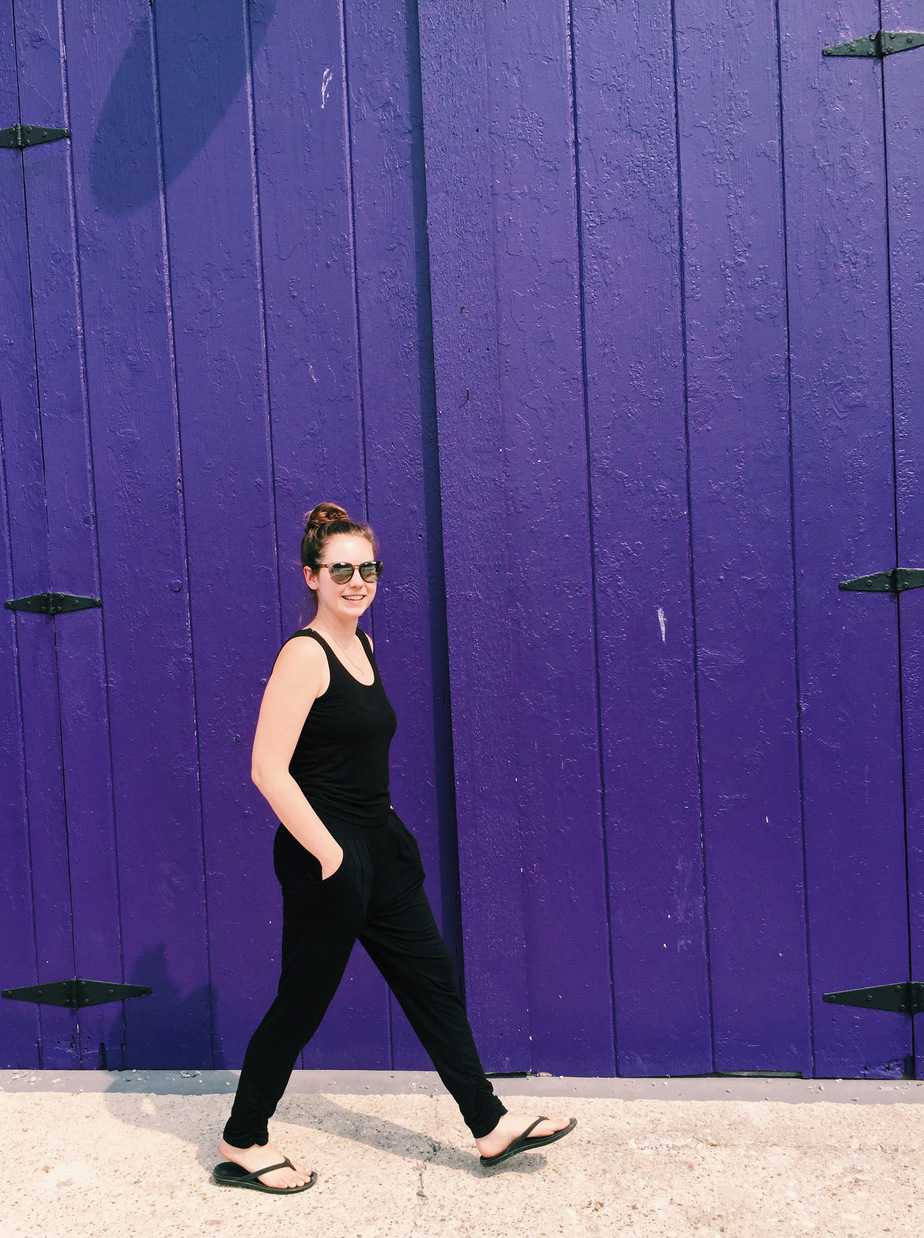 Travelers, meet the best travel pants ever. These chic pants are ethical and sustainable, and amazingly versatile. Read why you need these travel pants! #travelfashion #travelpants #travel #encircled #encircledcanada #besttravelpants #besttravelpantsforwomen