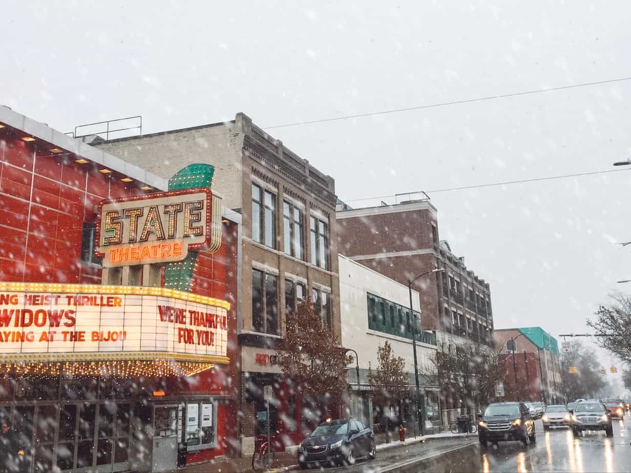 Traverse City shopping is packed with boutiques, artisans, and local makers. With three distinct areas for shopping, here is your complete guide to shopping this Michigan gem. #TraverseCity #TraverseCityMichigan #TraverseCityShopping #PureMichigan #Travel #Midwest #HolidayShopping