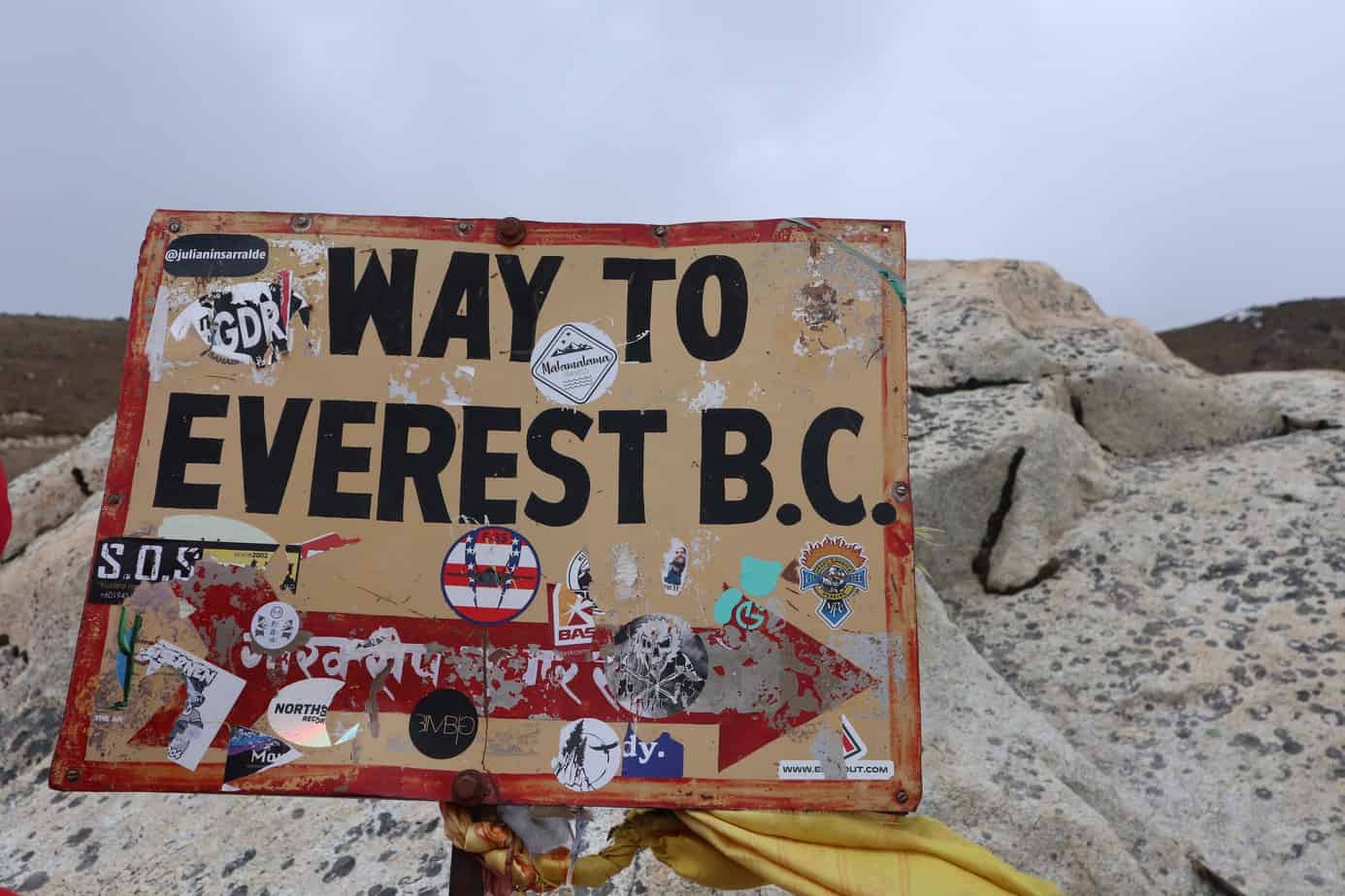 Read this sample 11 day Everest Base Camp trek itinerary for locations, distances, altitude, and how to choose the best tour company based on itinerary. #ebc #everestbasecamp #everestbasecampitinerary #everestbasecamptrekitinerary #trekking #nepal 