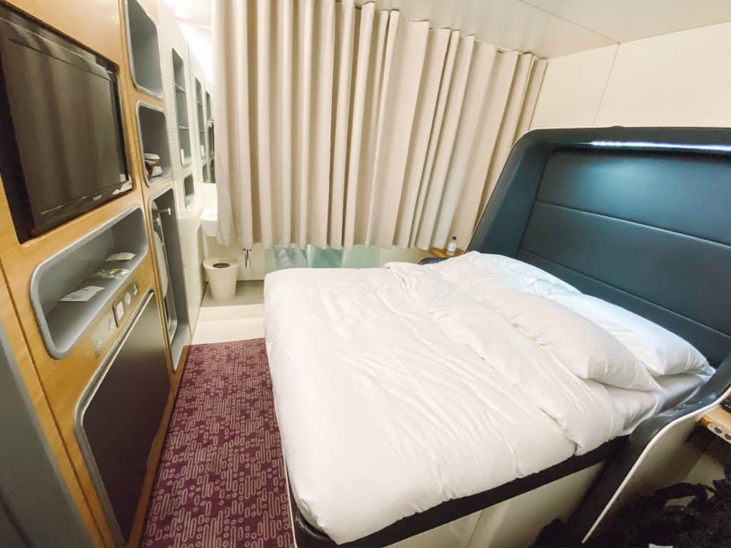 YotelAir London Heathrow is a convenient and unique hotel in terminal 4. We slept in the coolest Heathrow sleeping pods and this is the full review. #yotelair #yotel #airporthotel #londonheathrowhotel #wheretostayatheathrow #yotelairlondonheathrow