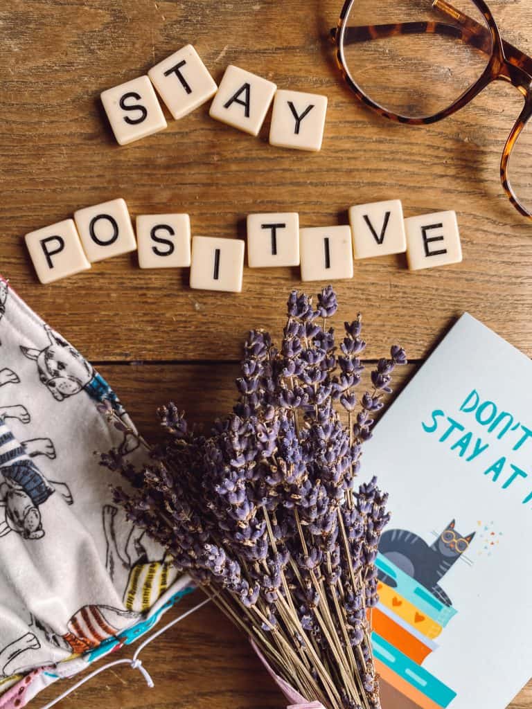 9 Actionable Tips on How to Stay Positive in a Negative Situation