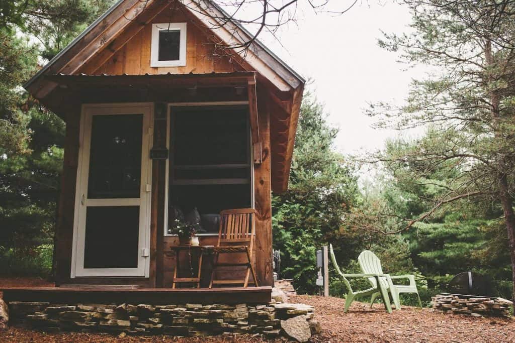 19 tiny houses in Michigan you can stay in on your next getaway. Tiny House | Tiny Houses | Michigan | USA | United States of America | Travel Destinations | Cabin | Cottage | Up North | Vacation | Bucket List | Budget | Off the Beaten Path | Local Guide | Wanderlust #travel #honeymoon #vacation #backpacking #budgettravel #offthebeatenpath #bucketlist #wanderlust #Michigan #USA #America #UnitedStates #exploreMichigan #visitMichigan #seeMichigan #discoverMichigan #TravelMichigan #tinyhouse #tinyhouses #cabin #cottage