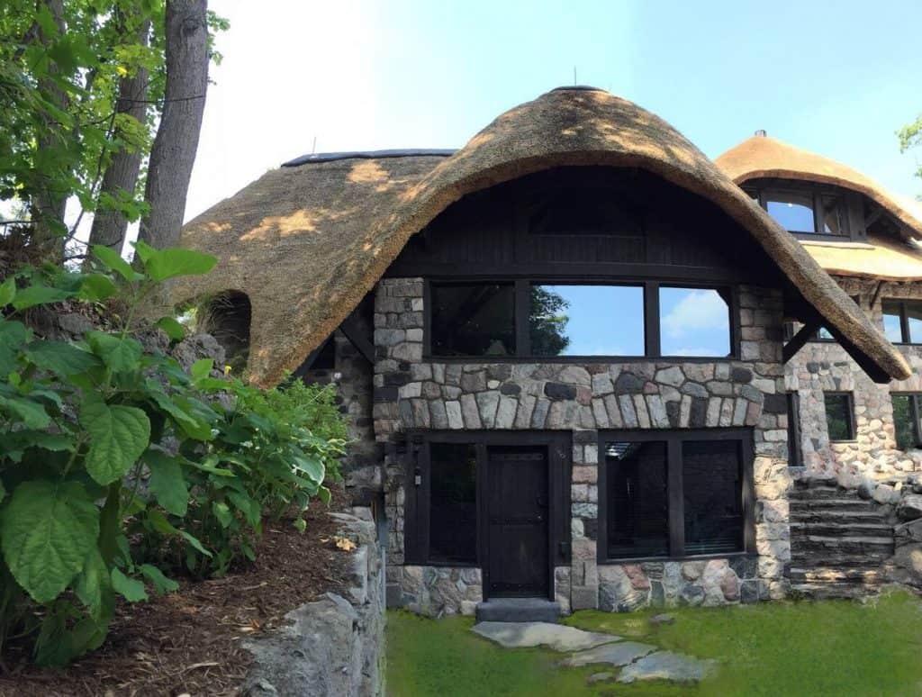 Michigan's Thatch House Is a Masterful Mushroom-Styled Renovation