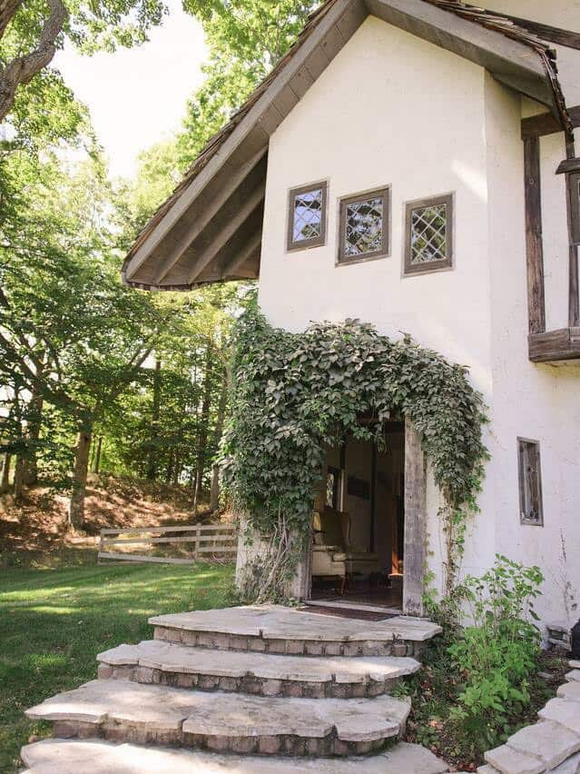 Applecore Cottage, a Charlevoix Mushroom House