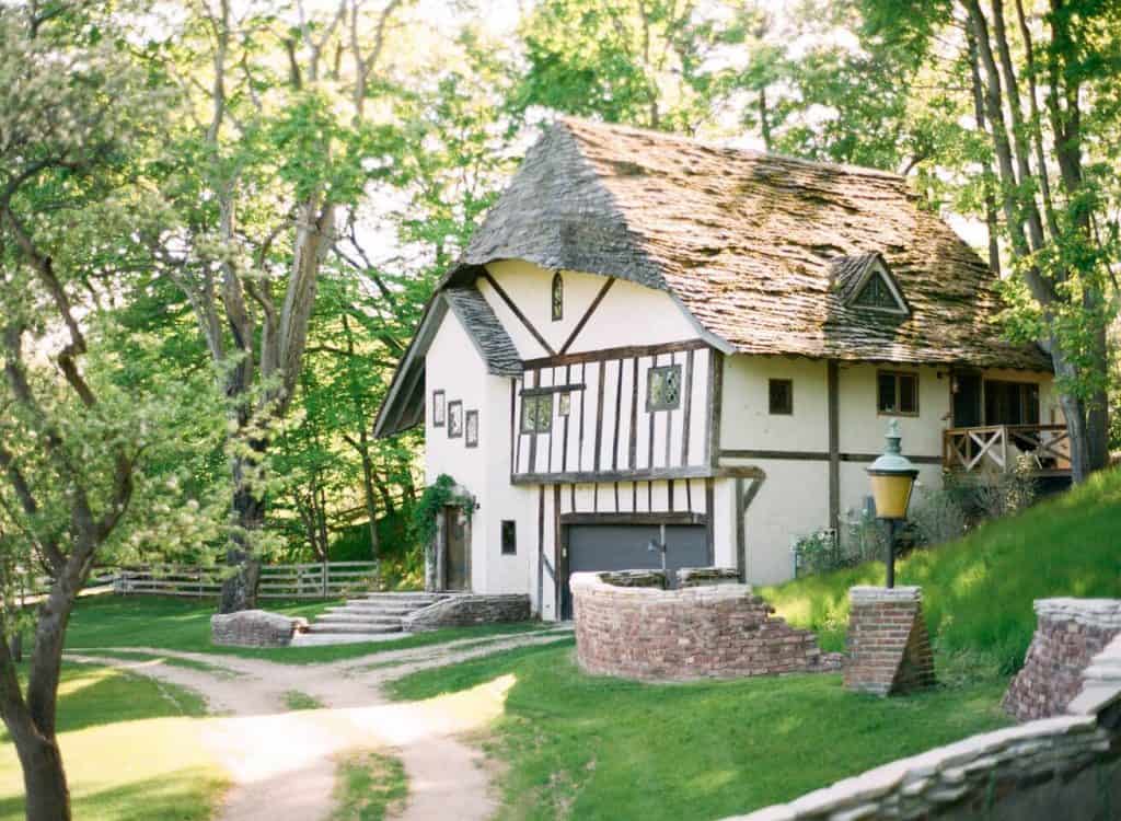 Applecore Cottage, a Charlevoix Mushroom House for rent