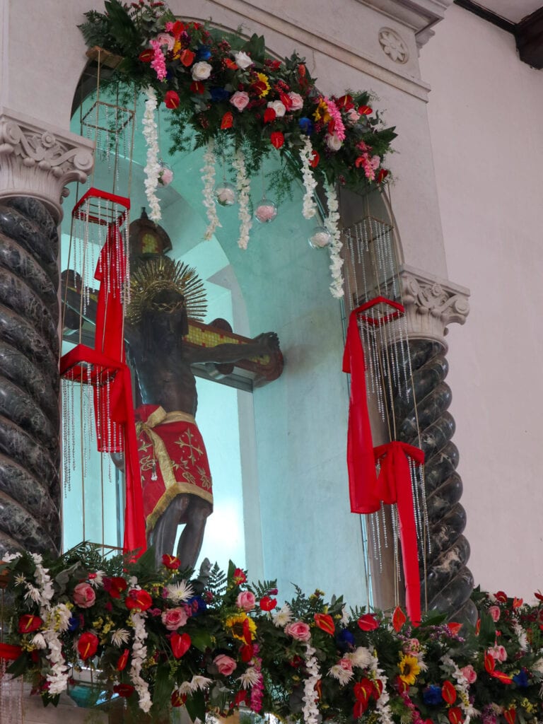 The Christo Negro statue in Juayua El Salvador