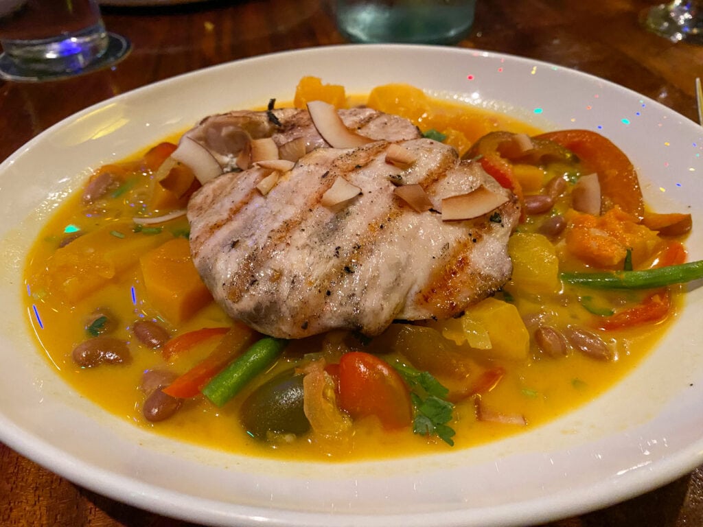 caribbean chicken curry dish