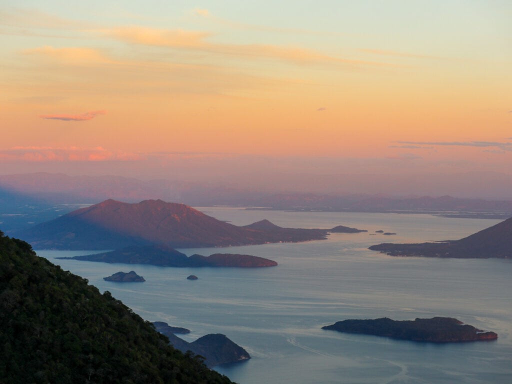 sunrise conchagua volcano in el salvador