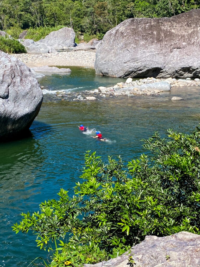 Bouldering Rio Cangrejal Honduras