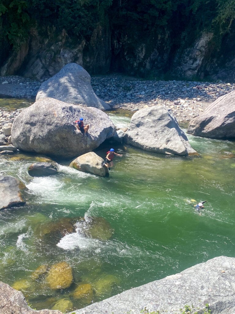 Bouldering Rio Cangrejal Honduras