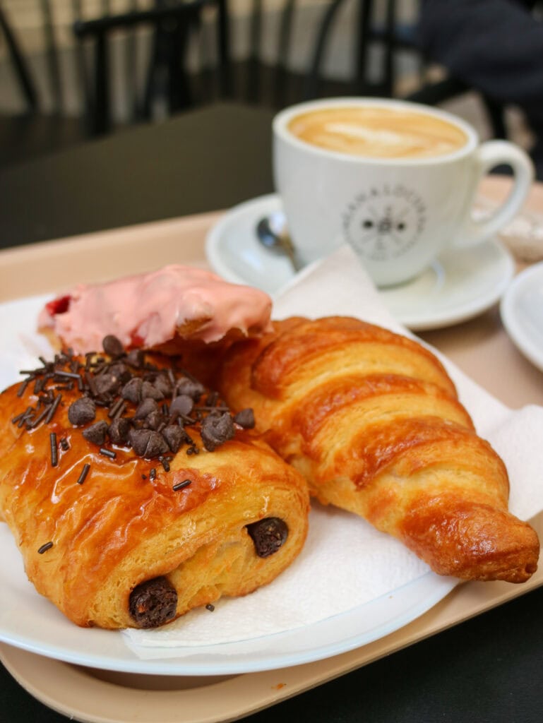 sana locura bakery croissants