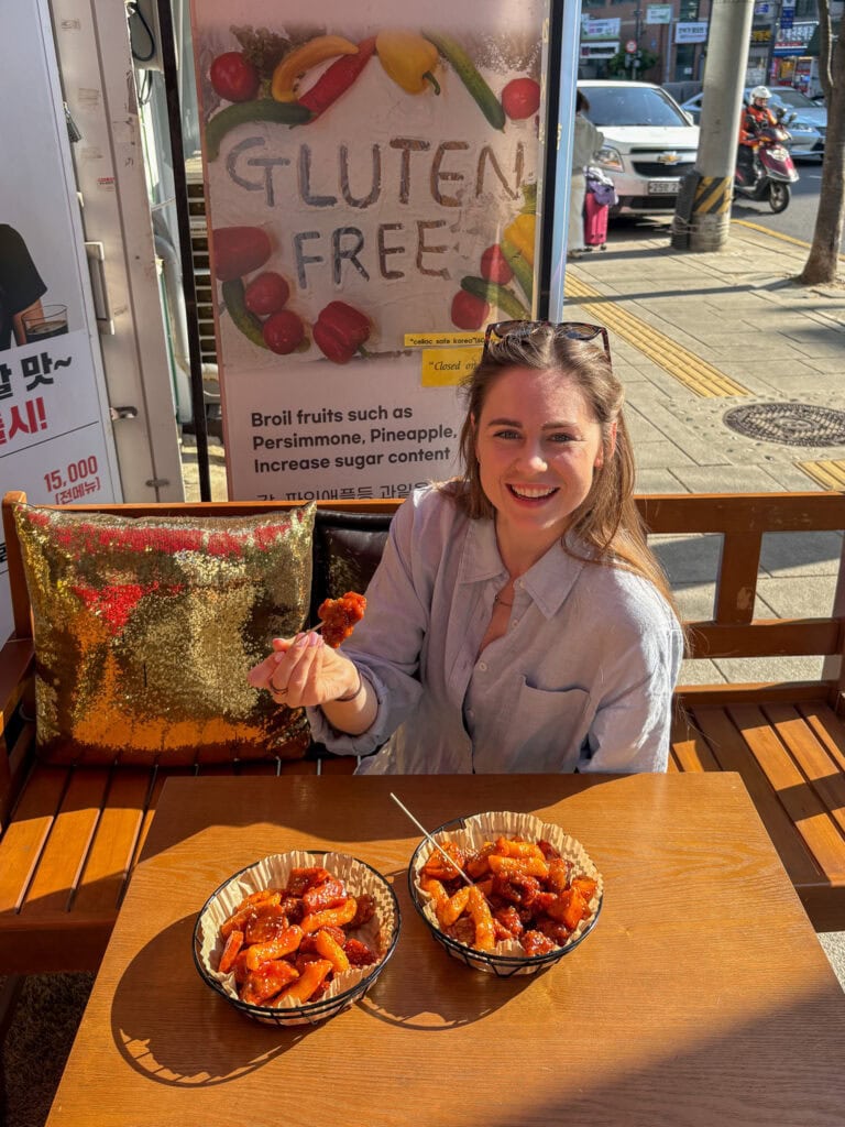 Sarah with the gluten free korean fried chicken at 6 day chicken in Seoul